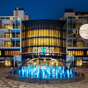 Отель Millennium Place Mirdif, Дубай